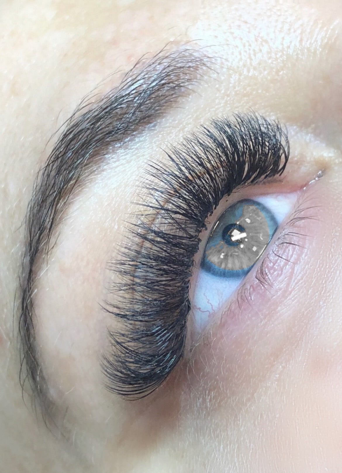 Close up of a full set of lash extensions