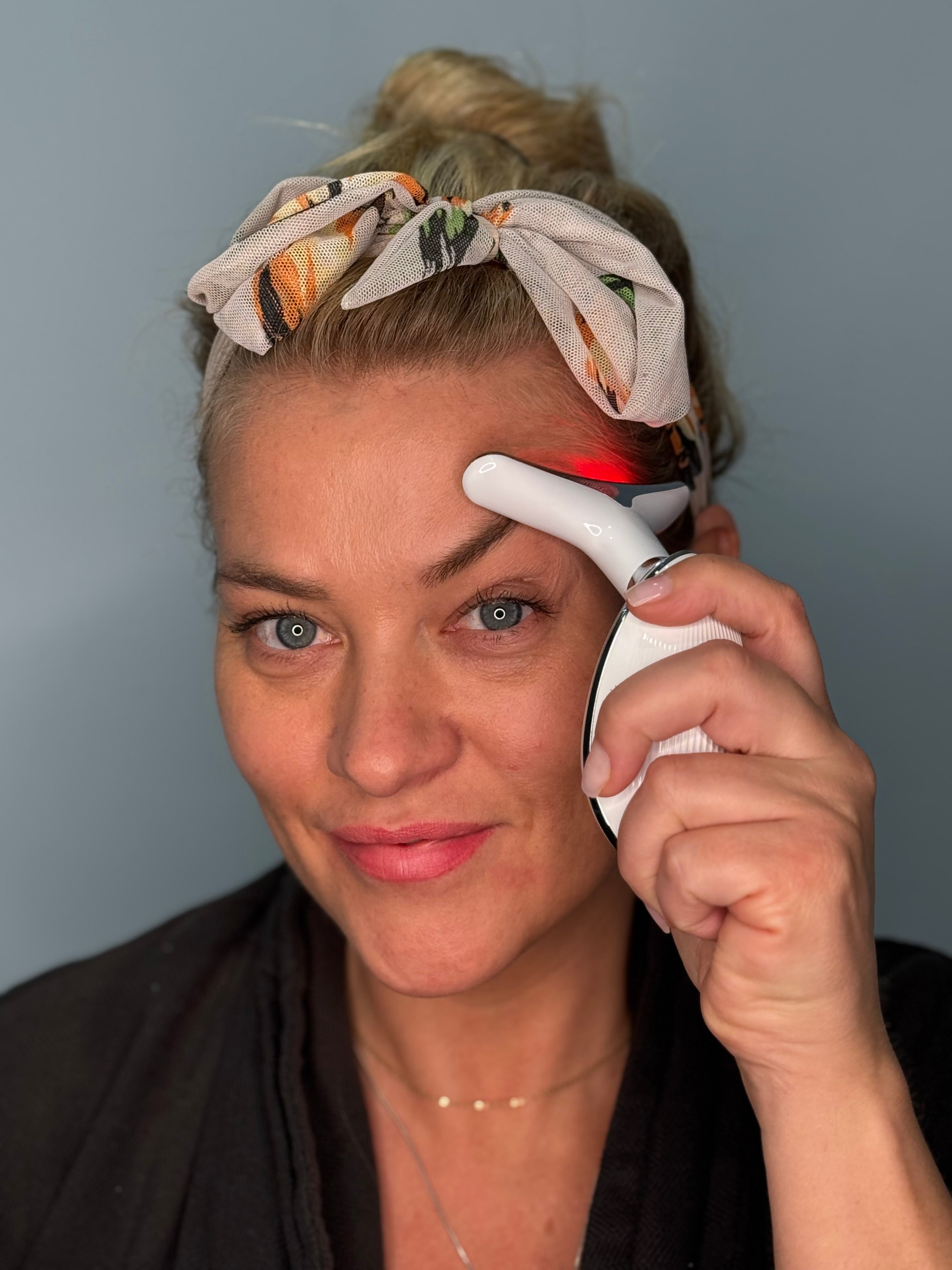7 Color Beauty Device for Face & Neck