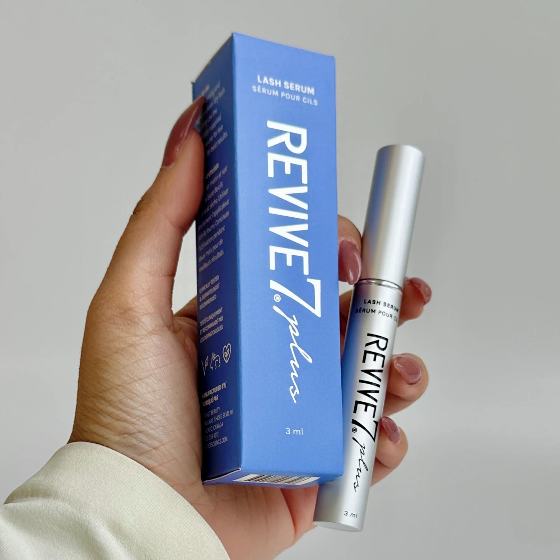 Box of Revive 7 Lash Serum